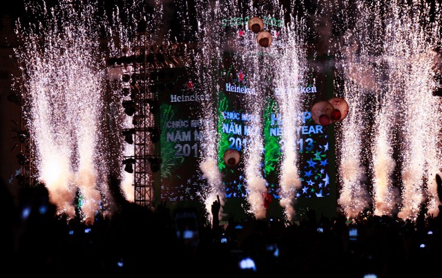 Vietnam y el mundo festejan el Año Nuevo 2013